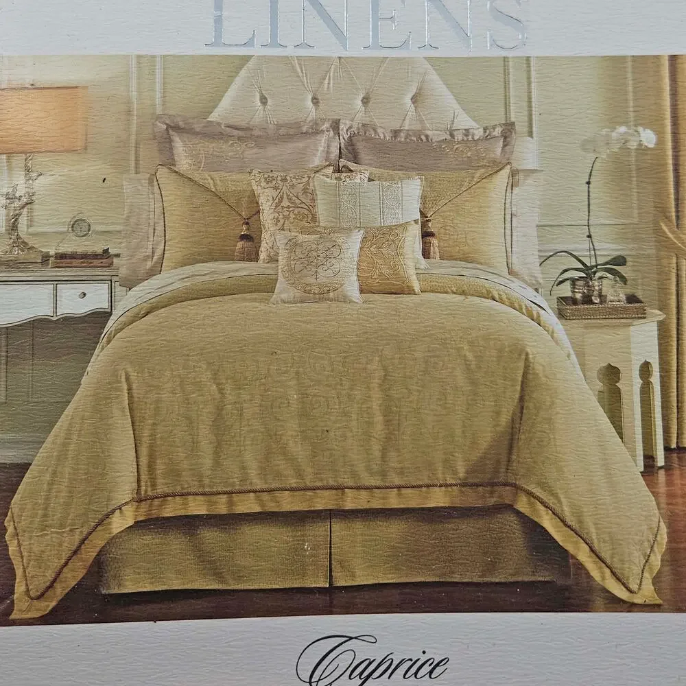 Waterford traditional gold jacquard damask queen Caprice Duvet, New